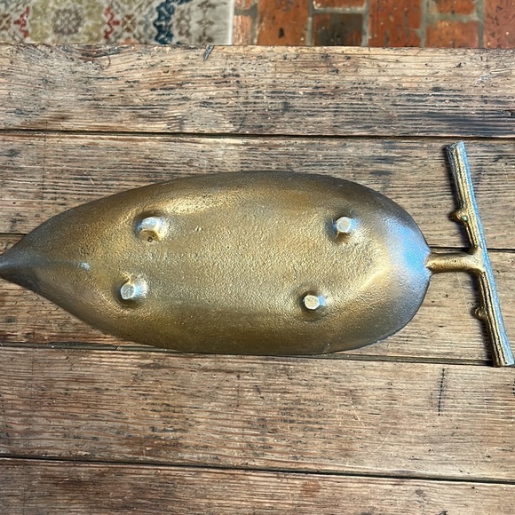 Leaf on a branch brass? decorative display dish - Picture 5 of 8